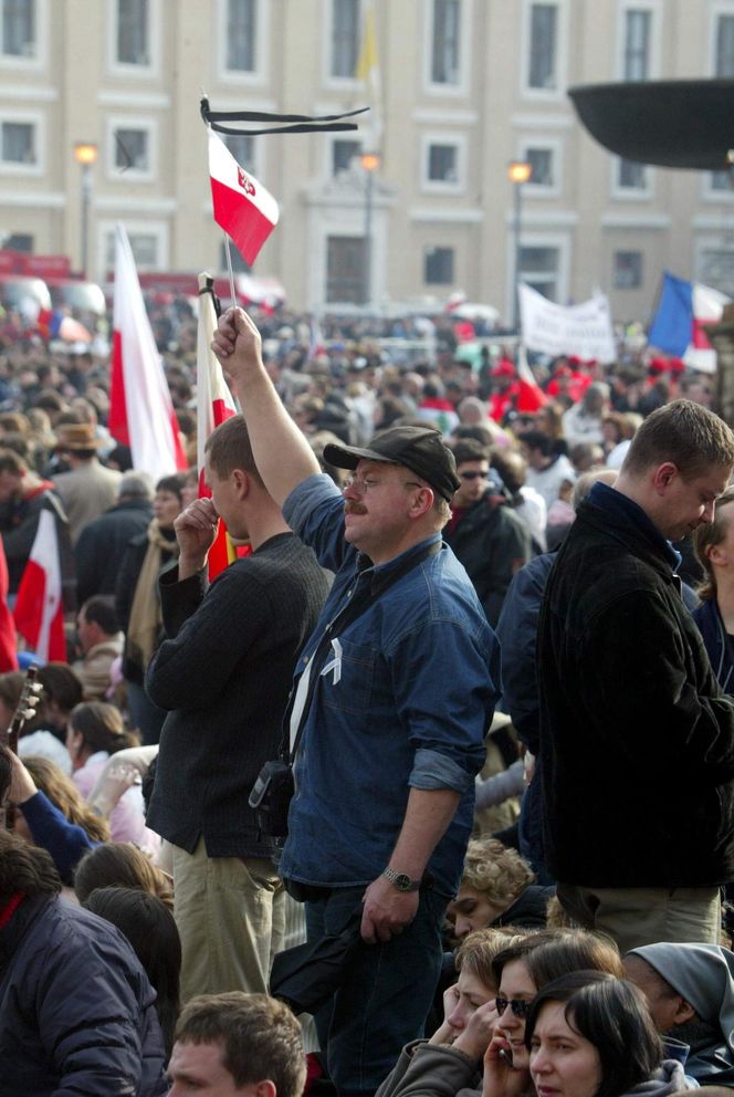 Tak wyglądał pogrzeb Jana Pawła II w Watykanie
