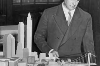 Robert Moses z makietą Battery Bridge