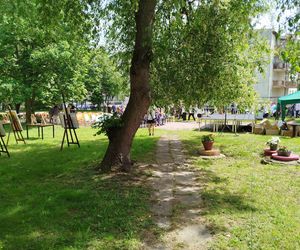 Przez lata ŚDS w Siedlcach działał w dwóch lokalizacjach, teraz już oficjalnie funkcjonuje w jednym miejscu, w budynkach dostosowanych do potrzeb osób z niepełnosprawnościami. 