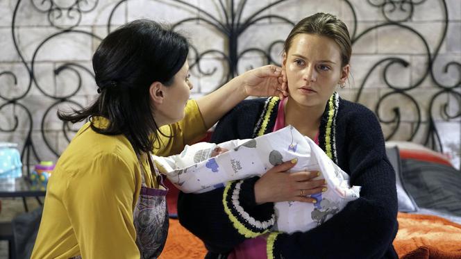 Barwy szczęścia, odc. 2125. Julita (Katarzyna Sawczuk), Urszula (Bożena Stachura), Julia (Julia Staniszewska)