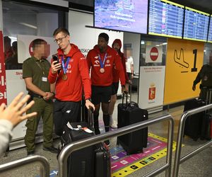 Kibice w szoku! Czekali na siatkarzy, a tu nagle wyszli polscy złoci medaliści