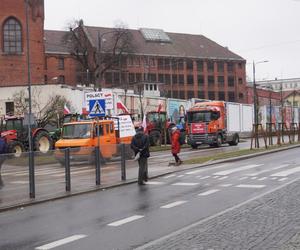 Protest rolników w Olsztynie 21 lutego. Co dzieje się w centrum?