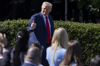 Media: Prezydent USA Donald Trump zamierza złagodzić skutki ceł wprowadzonych na samochody