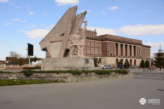 Mieszkańcy Dąbrowy Górniczej po raz kolejny obronili swój pomnik. Monument w centrum miasta nie będzie zburzony 