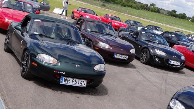Mazda MX-5 - zlot 2014 fanów w Polsce na torze Jastrząb
