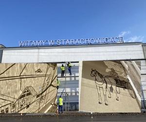 Fragmenty muralu na Biedronce w Starachowicach gotowe. Jak wyglądają? 