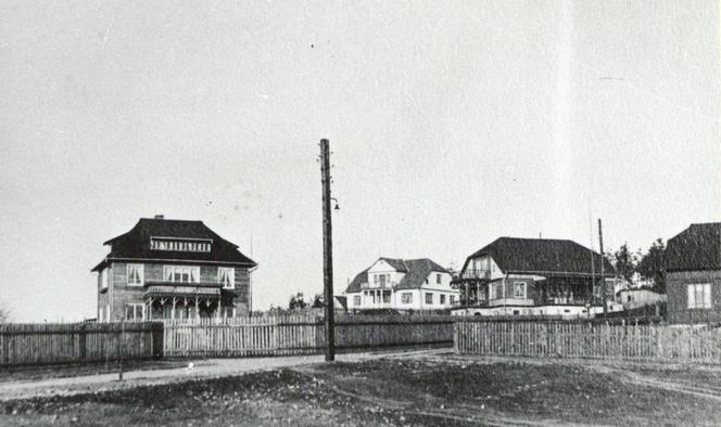 Stare zdjęcia Starachowic, a na nich Kolonia Robotnicza i siedziba urzędników w Wierzbniku
