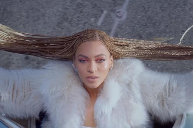 Spędź święta z Beyonce. Możesz spotkać ją... na choince! 