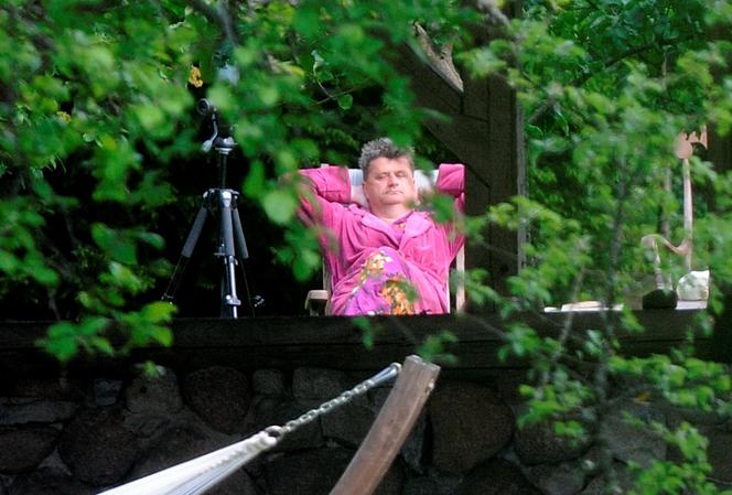 Polacy puścili go w szlafroku