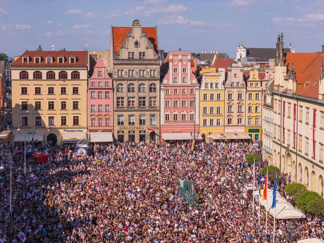 Przeżyjmy to jeszcze raz. Gitarowy Rekord Świata z drona [ZDJĘCIA]