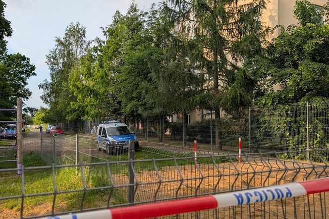 Ewakuacja bloku przy ul. Sulimów w Siedlcach. W jednym z mieszkań zabezpieczono niewybuch