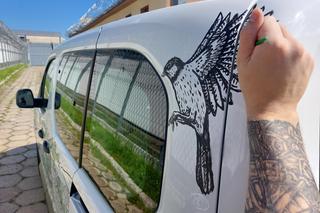 Więżniowie z Siedlec  ozdobili samochody