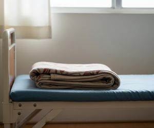 Bezdomny zmarł po szpitalu. Czy ktoś zapomniał o jego godności?