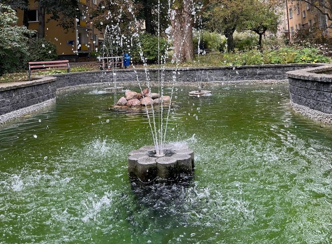 Lublin świętuje 65-lecie placu zabaw na LSM. Rakieta i gazik wciąż przyciągają dzieci