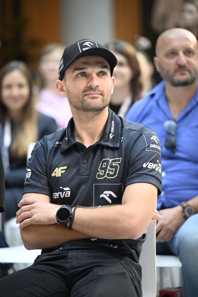 Bartosz Zmarzlik przekazał motocykl 11-letniemu Kubie