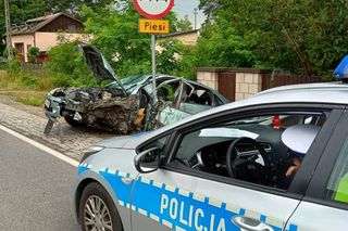 Tragedia w Białobrzegach. Fordem uderzył w mercedesa. 49-latek nie przeżył