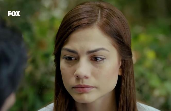 Demet Özdemir w serialu "Sana Bir Sir Verecegim"