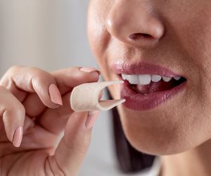 Czy guma do żucia jest zdrowa? Z czego powstaje guma do żucia? 