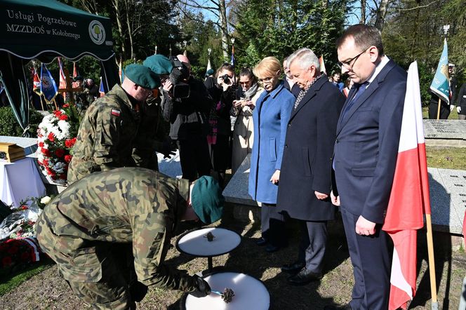 Po 80 latach pochowali ich z honorami. Bohaterscy żołnierze spoczęli na Cmentarzu Wojennym w Kołobrzegu