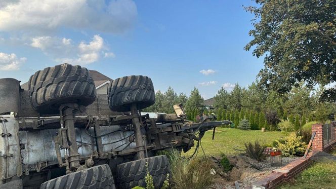 Wypadek w w Balczewie pod Inowrocławiem. Ciągnik wbił się w dom