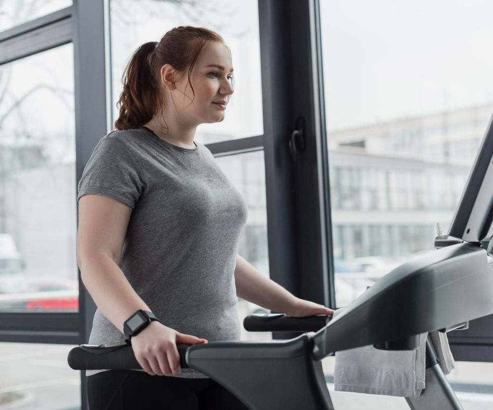 Masz opory przed wejściem na siłownię? Te sposoby pomogą ci to przełamać