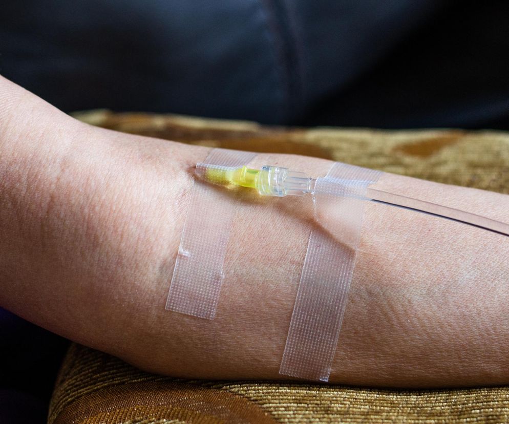 Wlewy witaminowe na celowniku Rzecznika Praw Pacjenta. W żaden sposób nie gwarantują wyleczenia