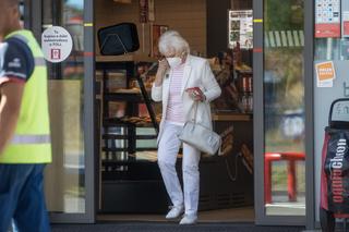 Krystyna Loska jeździ autem