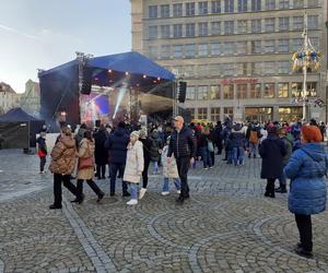 WOŚP 2024 we Wrocławiu. Cały Rynek i ludzie w serduszkach [ZDJĘCIA]