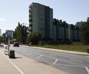 Najwęższy blok w Warszawie stoi na Białołęce. Wygląda jak naleśnik