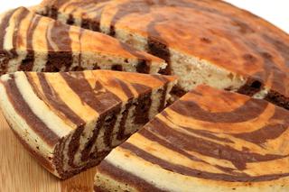 Ciasto zebra - kulinarny powrót do lat 90-tych. Tak proste, tak pyszne!