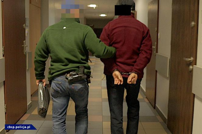 WIELKA AKCJA CBŚP. Gangsterzy zatrzymani za posiadanie i handel bronią