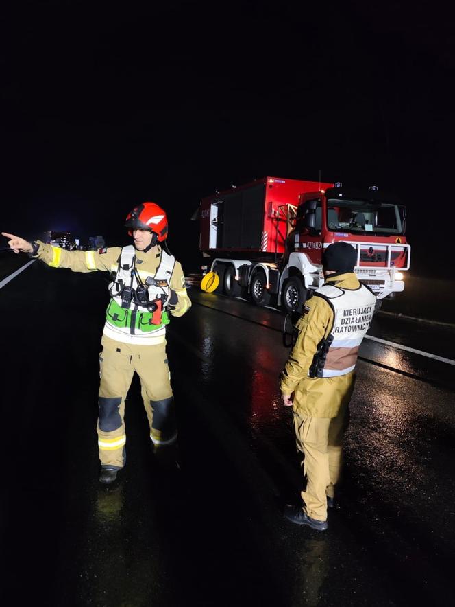 Autostrada A4 zablokowana po wycieku kwasu solnego