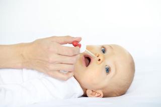 Katar u niemowlaka: jak oczyszczać nosek dziecka?