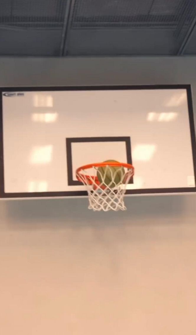 Roxie Węgiel grała w kosza na słynnej arenie