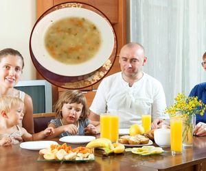 W PRL-u tą zupą zajadali się wszyscy. Dziś coraz częściej gości na polskich stołach