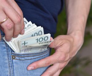 Dofinansowanie do wynagrodzenia dla tej grupy pracowników. Można dostać ponad 2 tys. złotych! Weszły nowe przepisy