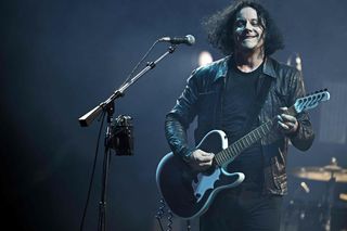 7 muzyków i ich instrumenty własnej roboty. Nie kupili, to zrobili! 