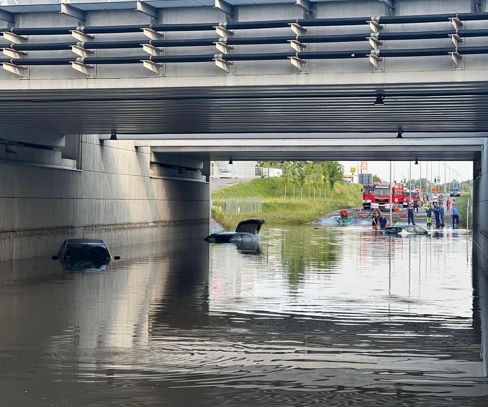 Pogodowy armagedon w Gnieźnie. Tak wyglądało miasto pod gradobiciu i ulewach [ZDJĘCIA]. 