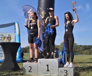 Jump and Run 2023 w Bydgoszczy. Bieg z dmuchanymi przeszkodami przyciągnął tłumy