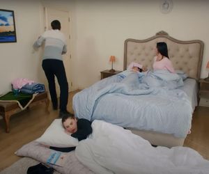 Policja znajduje ciało porywacza Ragipa i przychodzi po Melis. Ta chwyta za broń! Szybko okazuje się jednak, że to tylko zły sen Feraye.