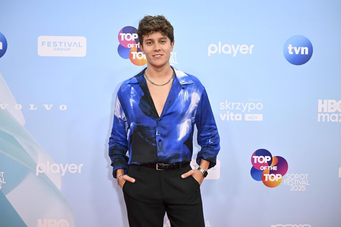 Cyms rozbijał publiczność w Sopocie, a potem wszedł ON. Demoniczne show Cugowskiego w okularach ojca!