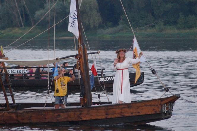 Festiwal Wisły 2023 w Bydgoszczy. Tak było na paradzie łodzi [ZDJĘCIA]