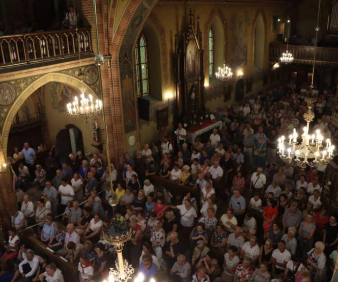 Tłumy pielgrzymów w Gietrzwałdzie. Trwa odpust i dożynki archidecezjalne. Zobacz zdjęcia