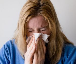 Myślisz, że alergia kończy się latem? Jesienią atakują pleśnie i roztocza!