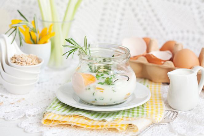 Jajko po wiedeńsku - jak ugotować idealne jajka w szklance?