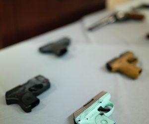 108 zarzutów za pół roku strzelania nad głowami mieszkańców Manhattanu