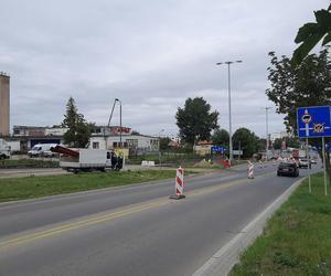 Poślizg na ważnej arterii Olsztyna. Przedłuży się remont ulicy Pstrowskiego