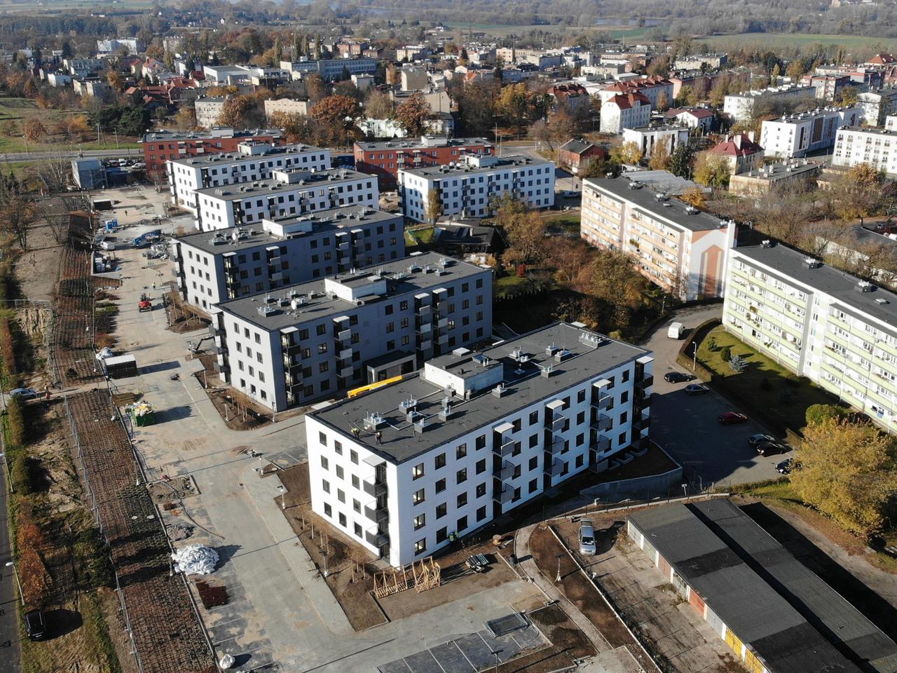 Mieszkanie Plus Toruń - osiedle z prefabrykatów gotowe. Niebawem w blokach zamieszkają pierwsze rodziny