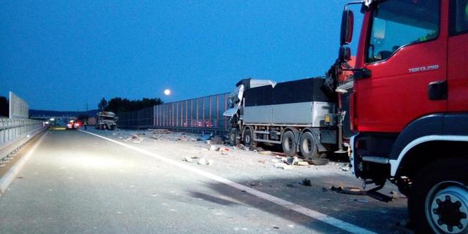 Wypadek śmiertelny na S7 w Jaworzni koło Kielc. Zginął 26-letni mężczyzna!