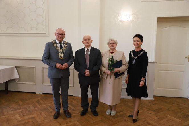 Te pszczyńskie małżeństwa mają ogromny staż. Świętowali Złote, Diamentowe i Żelazne Gody